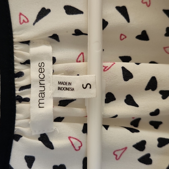 Maurices Heart Blouse - Picture 4 of 5